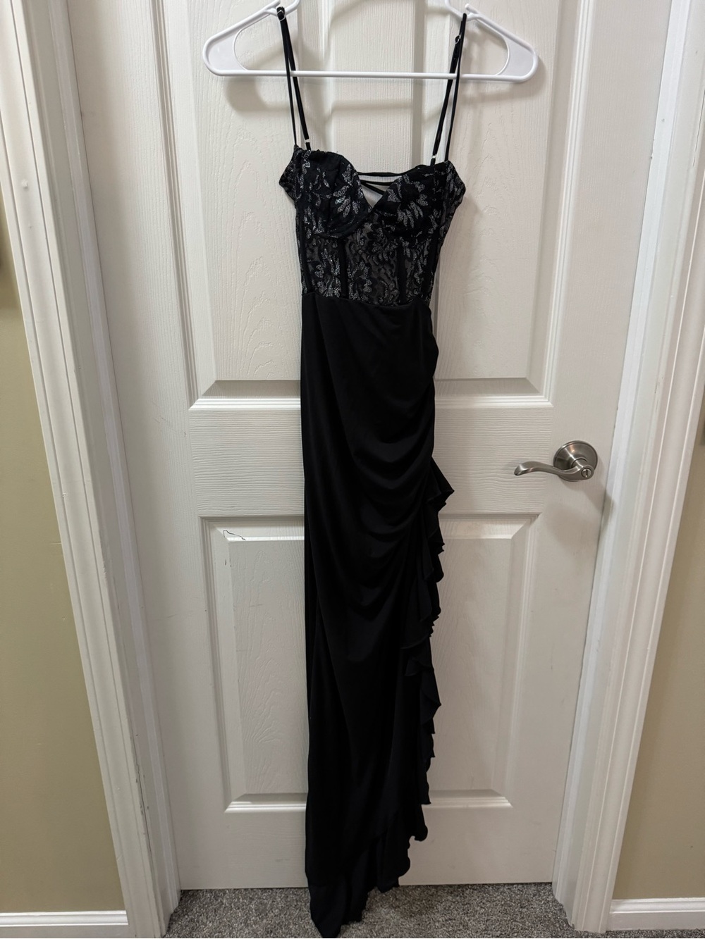 Lace Corset Dress in Black Size XS
LUCY IN THE SKY - Picture 3 of 10
